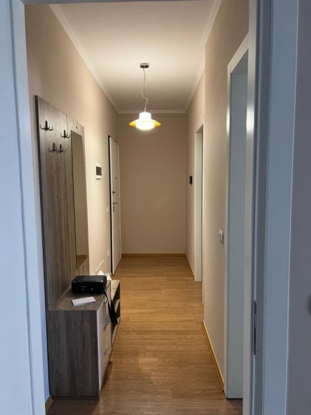 Tirane, jepet me qera apartament 1+1+Ballkon Kati 3, 70 m² 750 € (Rruga e Kavajes)