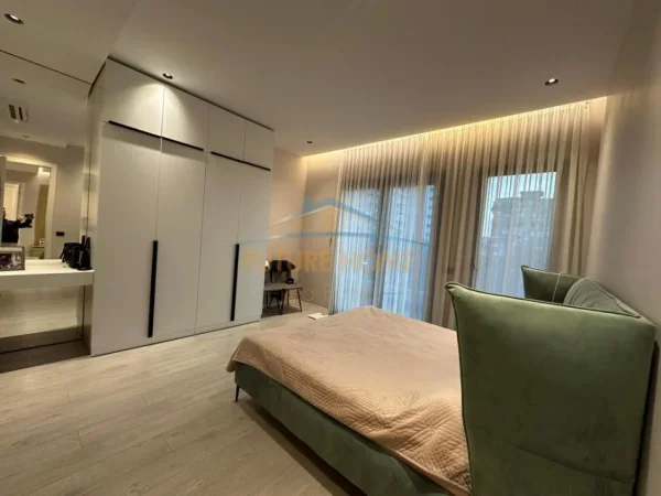 Tirane, jepet me qera apartament 3+1 Kati 2, 155 m² 18.000 € 