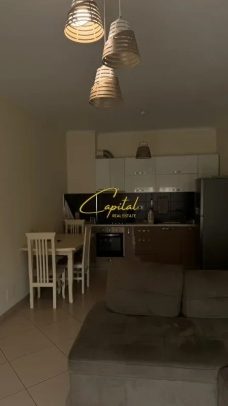 Tirane, jepet me qera apartament 2+1 Kati 5, 80 m² 800 € (KOMUNA E PARISIT)