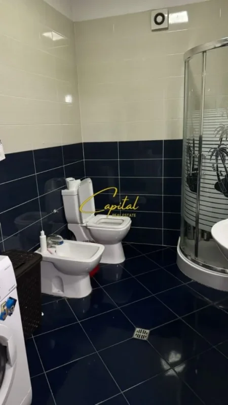 Tirane, jepet me qera apartament 2+1 Kati 5, 80 m² 800 € (KOMUNA E PARISIT)