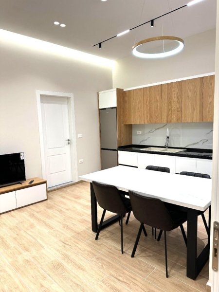 JEPET ME QERA APARTAMENT 2+1 I MOBILUAR TEK ZOGU I ZI, Kati 0, 70 m² 600 €URO