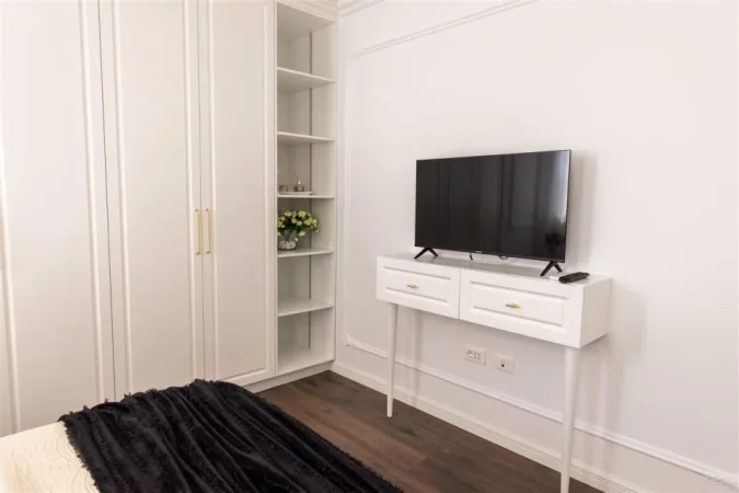 Tirane, jepet me qera apartament 1+1+Ballkon Kati 9, 65 m² 500 € (ASTIR)