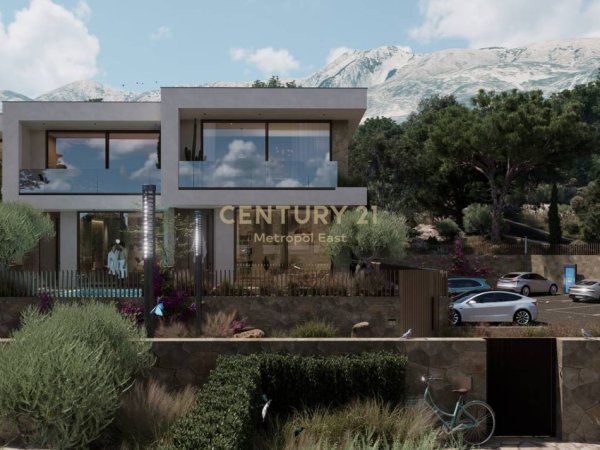 Vlore, shitet Vile 2+1+Aneks+Ballkon Kati 1, 259 m² 750.000 € (Rruga Peri Volo)