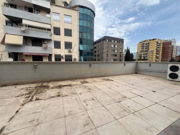 Tirane, jepet me qera apartament 2+1+Ballkon Kati 3, 120 m² 1.450 € (Bllok)