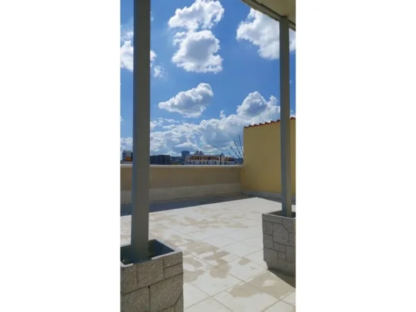 Tirane, jepet me qera apartament 1+1+Ballkon Kati 9, 45 m² 600 € (Ferit Xhajko)