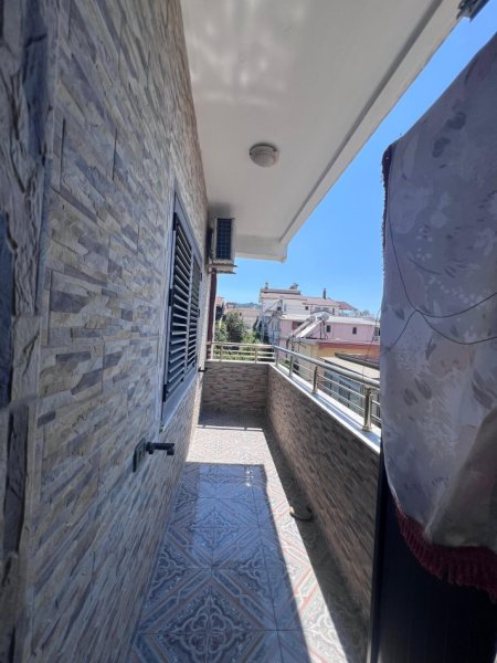 Tirane, jepet me qera shtepi 3+1 Kati 2, 110 m² 450 € (Sauk i Vjeter)
