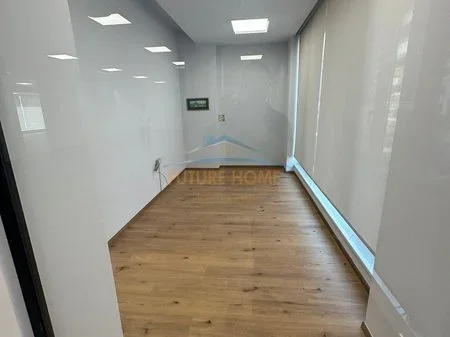 Tirane, jepet me qera zyre Kati 2, 444 m² 7.500 € (Delijorgji)