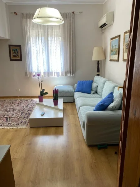 Tirane, jepet me qera apartament 2+1+Ballkon Kati 2, 80 m² 500 € (KOMUNA E PARISIT)
