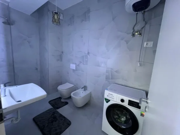 Tirane, jepet me qera apartament 1+1 Kati 4, 60 m² 450 € (Rezidenca Kaimi)