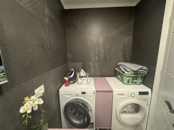 Tirane, shitet apartament 2+1 Kati 4, 105 m² 239.000 € (Pallati me Shigjeta)