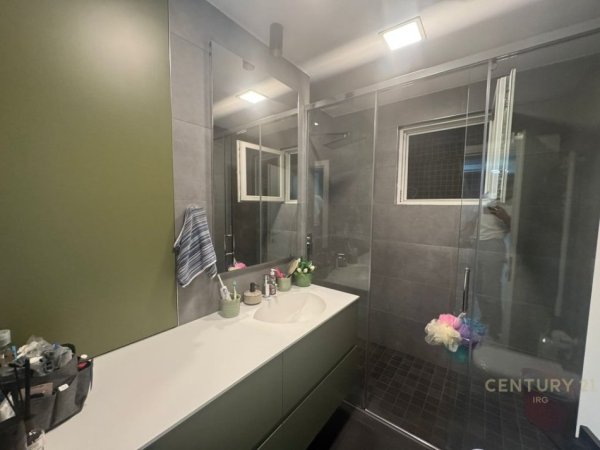 Tirane, shitet apartament 2+1 Kati 4, 105 m² 239.000 € (Pallati me Shigjeta)
