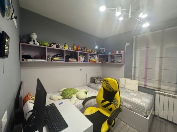 Tirane, shitet apartament 2+1 Kati 4, 105 m² 239.000 € (Pallati me Shigjeta)
