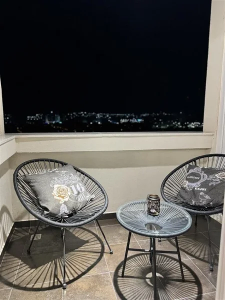 Tirane, jepet me qera apartament 1+1+Ballkon Kati 9, 75 m² 550 € (sokrat miho)