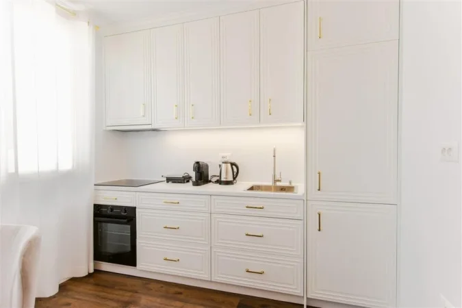 Tirane, jepet me qera apartament 1+1+Ballkon Kati 9, 75 m² 550 € (sokrat miho)