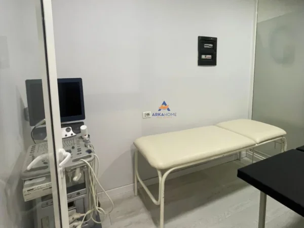 Tirane, jepet me qera , 120 m² 2.000 € (Prane Orkidea, Ozon te Unaza e Re)