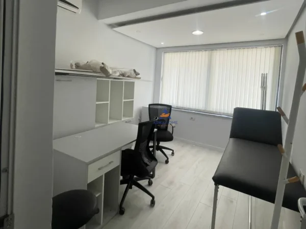 Tirane, jepet me qera , 120 m² 2.000 € (Prane Orkidea, Ozon te Unaza e Re)