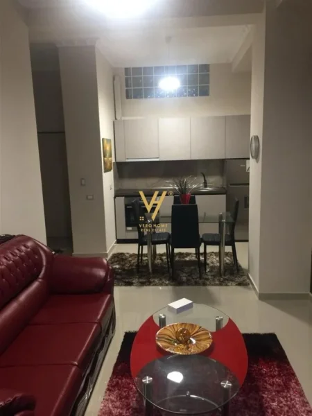 Tirane, jepet me qera apartament 1+1+Ballkon Kati 2, 70 m² 700 € (PAZARI I RI)