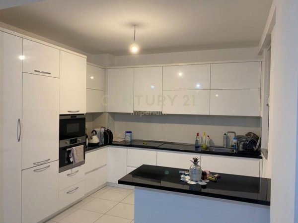 Tirane, shitet apartament 2+1 Kati 8, 97 m² 155.000 € (Astir)