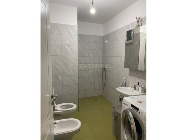 Tirane, shitet apartament 2+1 Kati 8, 97 m² 155.000 € (Astir)