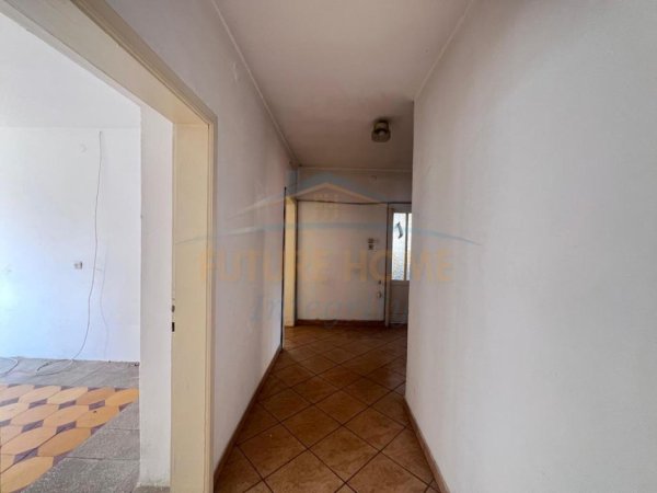 Tirane, shitet apartament 2+1+Ballkon Kati 3, 79 m² 127.000 € (Shkolla Kushtrimi i Lirise, Ali Demi)