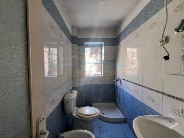 Tirane, shitet apartament 2+1+Ballkon Kati 3, 79 m² 127.000 € (Shkolla Kushtrimi i Lirise, Ali Demi)