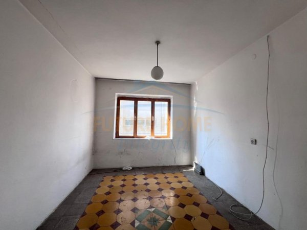 Tirane, shitet apartament 2+1+Ballkon Kati 3, 79 m² 127.000 € (Shkolla Kushtrimi i Lirise, Ali Demi)