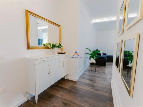 Tirane, jepet me qera apartament 1+1 Kati 9, 75 m² 55.000 € (Yona Astir, Vila L)