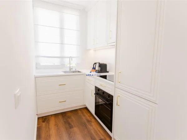 Tirane, jepet me qera apartament 1+1 Kati 9, 75 m² 55.000 € (Yona Astir, Vila L)