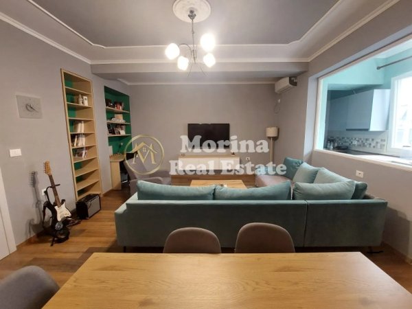 Tirane, jepet me qera apartament 3 Katshe , 210 m² 1.200 € (Ali Demi)