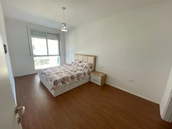 Tirane, jepet me qera apartament 2+1 Kati 2, 90 m² 750 € 