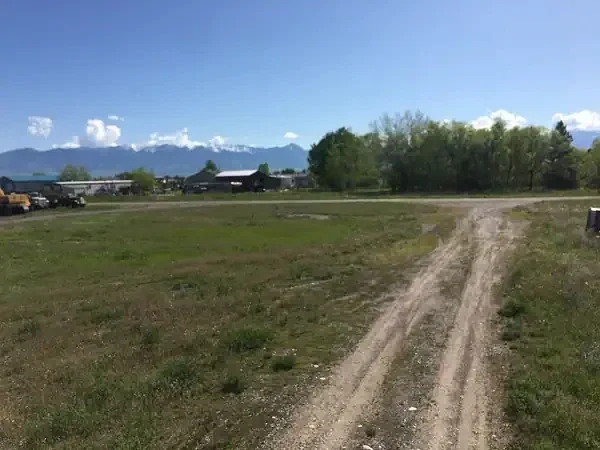 Tirane, shes toke , 1.080 m² 130.000 € 