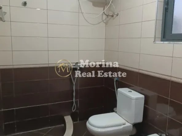 Tirane, jepet me qera apartament 1+1+Ballkon Kati 1, 75 m² 400 € (Spitali Amerikan 2)