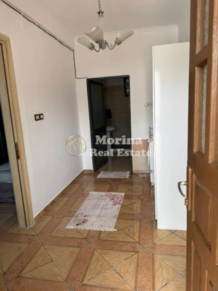 Tirane, jepet me qera garsonier Kati 1, 40 m² 300 € (Fusha Aviacionit)