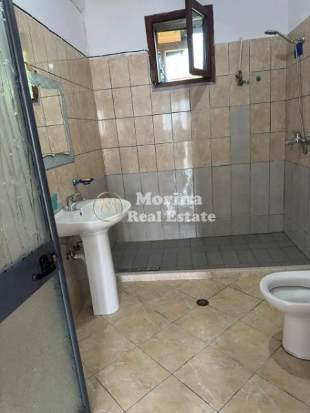 Tirane, jepet me qera garsonier Kati 1, 40 m² 300 € (Fusha Aviacionit)
