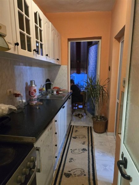 Tirane, shitet apartament 1+1+Ballkon Kati 4, 55 m² 106.000 € (QENDER)