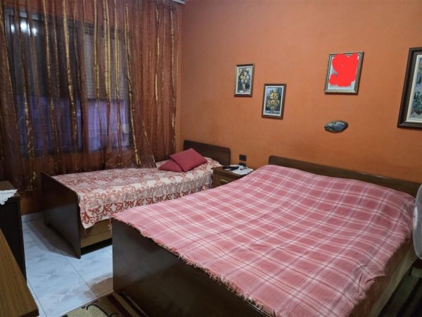 Tirane, shitet apartament 1+1+Ballkon Kati 4, 55 m² 106.000 € (QENDER)