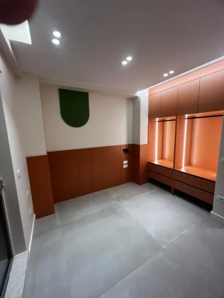 Tirane, jepet me qera apartament 1+1+Ballkon Kati 2, 55 m² 850 € (PAZARI I RI)