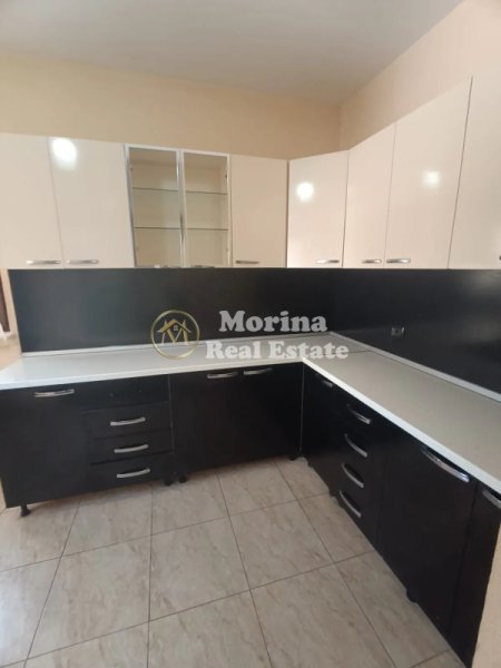 Tirane, jepet me qera apartament 2+1 Kati 3, 65 m² 400 € (Medrese- Rruga e Dibres)