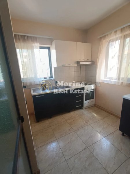 Tirane, jepet me qera apartament 2+1 Kati 3, 65 m² 400 € (Medrese- Rruga e Dibres)