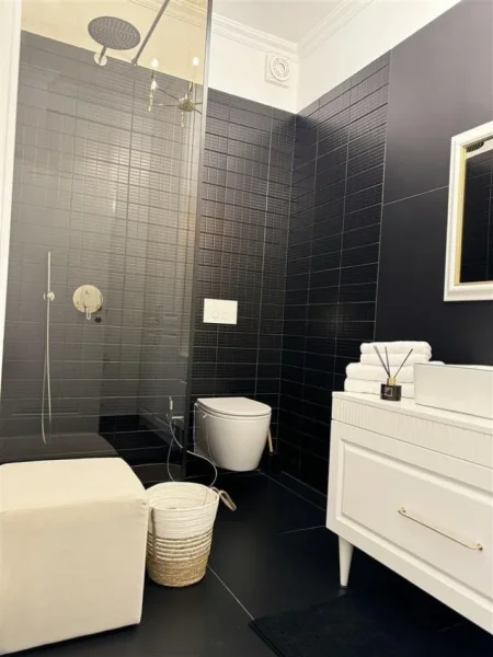 Tirane, jepet me qera apartament 1+1+Ballkon Kati 9, 75 m² 625 € (astir)