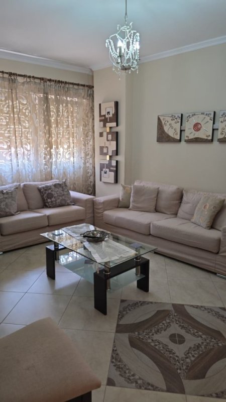Tirane, jepet me qera apartament 1+1+Ballkon Kati 4, 80 m² 560 € (Rruga Siri Kodra)