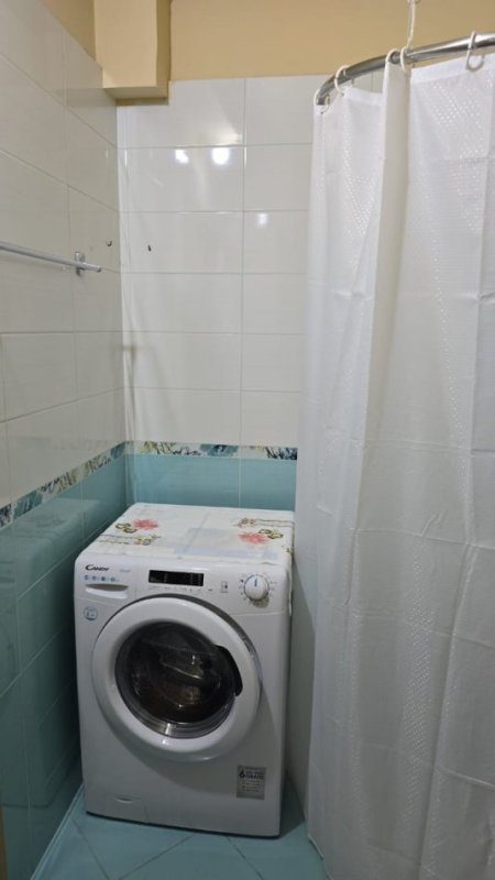 Tirane, jepet me qera apartament 1+1+Ballkon Kati 4, 80 m² 560 € (Rruga Siri Kodra)