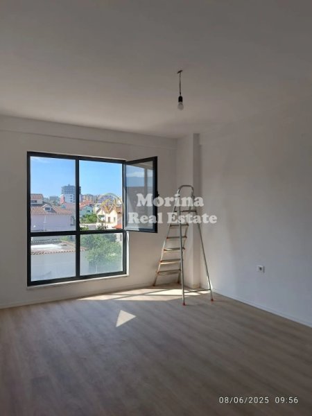Tirane, jepet me qera apartament 2+1 Kati 3, 110 m² 400 € (5 Maji)