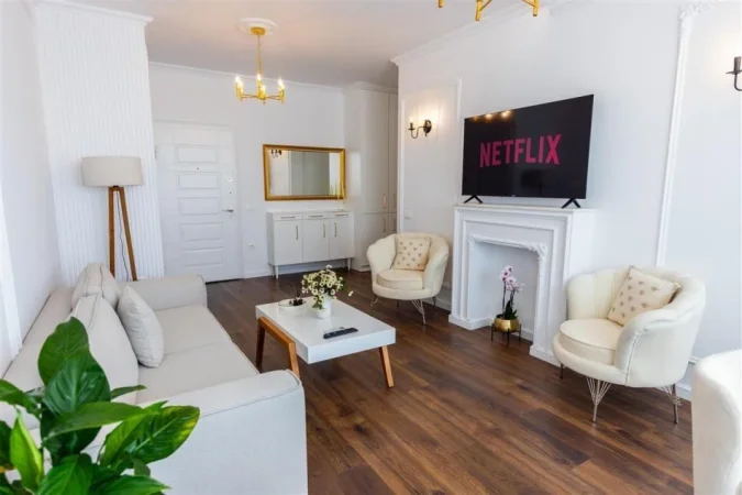 Tirane, jepet me qera apartament 1+1+Ballkon Kati 9, 65 m² 500 € (astir)