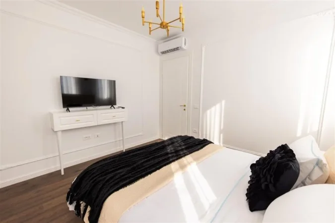 Tirane, jepet me qera apartament 1+1+Ballkon Kati 9, 65 m² 500 € (astir)