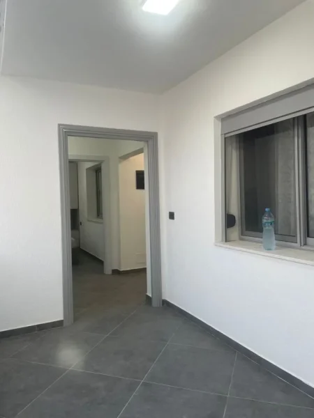 Tirane, jepet me qera apartament 2+1 Kati 2, 80 m² 600 € (Qendra)