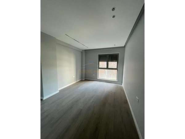 Tirane, shitet apartament 1+1 Kati 2, 77 m² 180.000 € (Pazari i Ri)