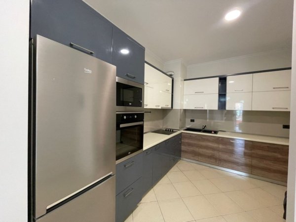 Tirane, jepet me qera apartament 2+1+Ballkon Kati 3, 70 m² 800 € (rruga e kosovareve)