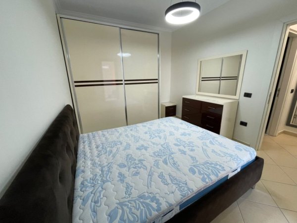 Tirane, jepet me qera apartament 2+1+Ballkon Kati 3, 70 m² 800 € (rruga e kosovareve)