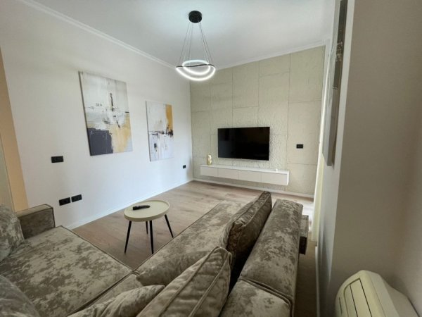 Tirane, jepet me qera apartament 1+1 Kati 3, 70 m² 1.000 € (rruga e kosovareve)